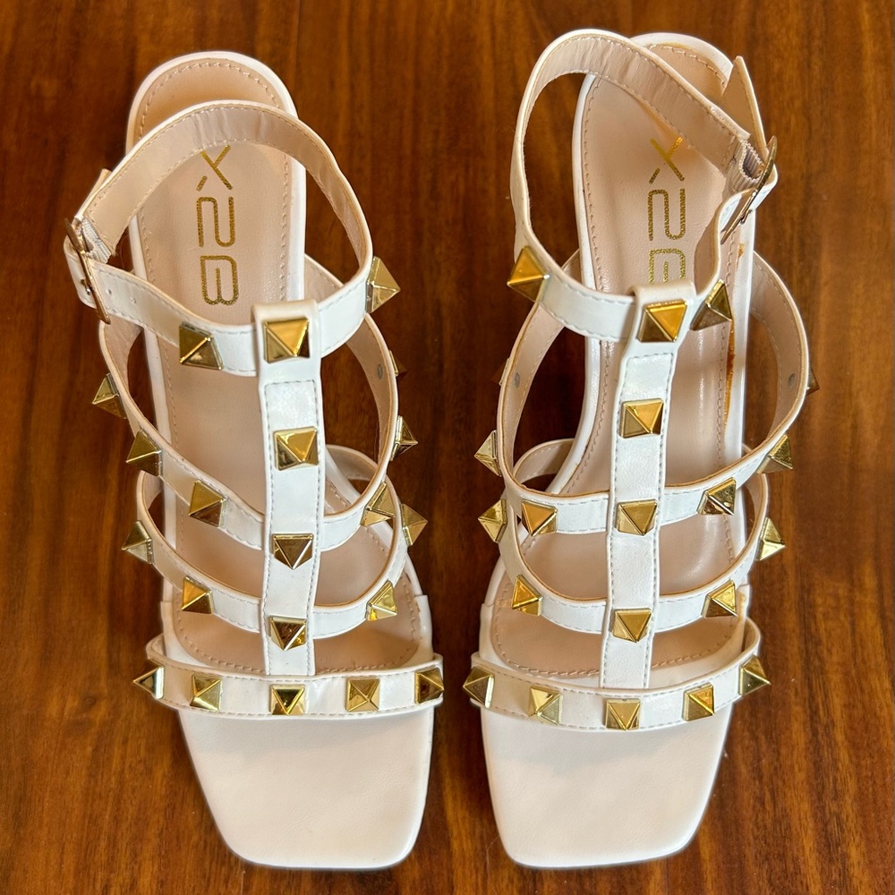 NIB Rockstud Strappy White Heels, by X2B.  Size 8